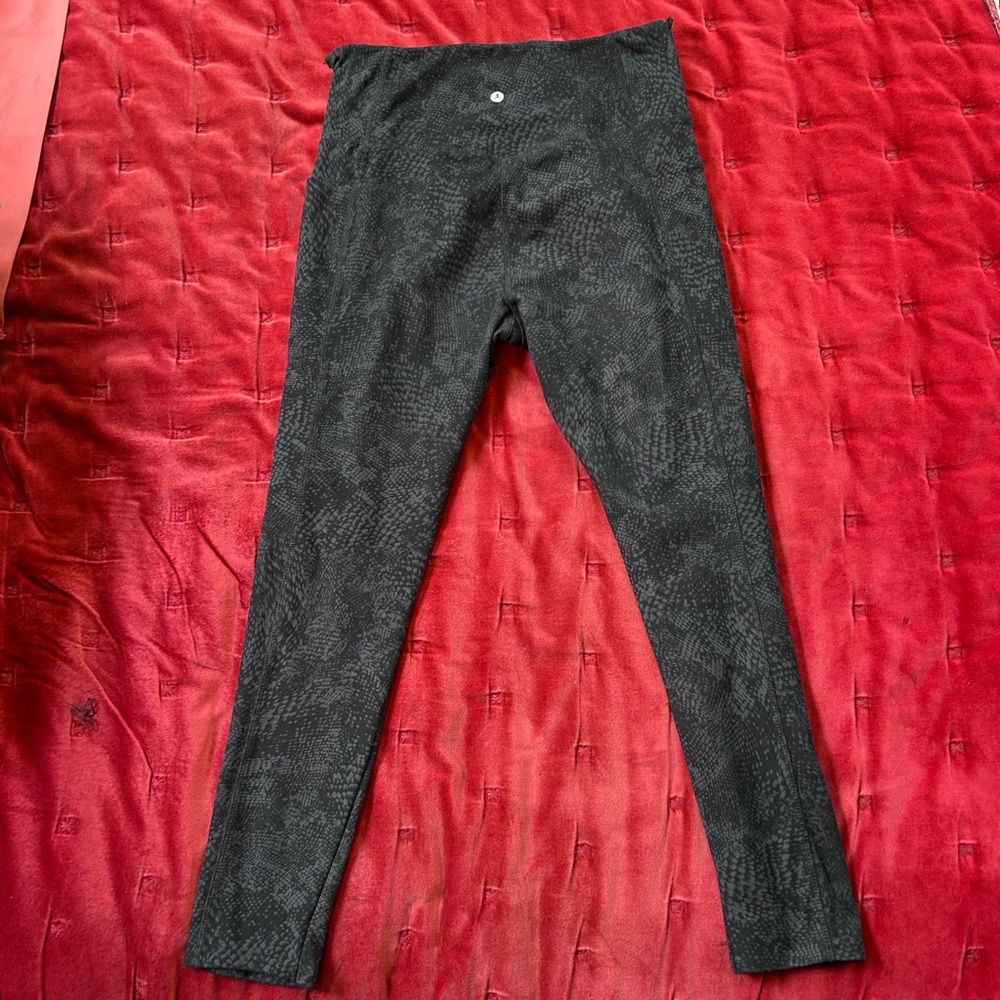 Danskin Snakeskin Print Athletic Leggings w/ Pockets & High Rise Tummy Control - Picture 3 of 9